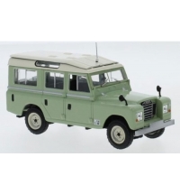 Land Rover series II 109 Station Wagon (light green) 1958